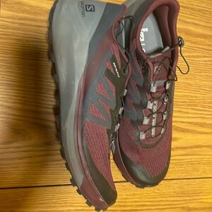 Salomon ortholite tennis shoes